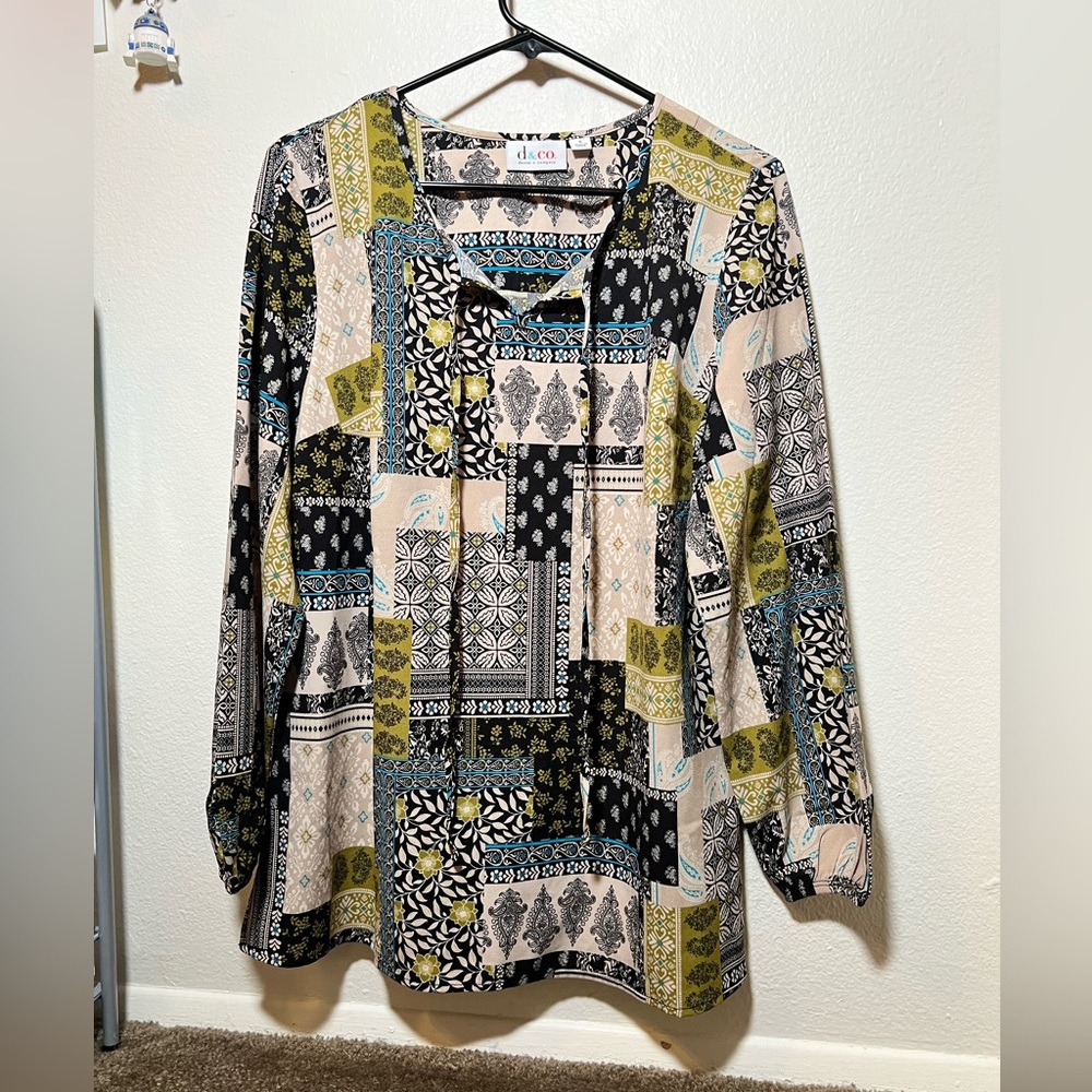 D&Co Long sleeve tunic! Patterned Patchwork design.